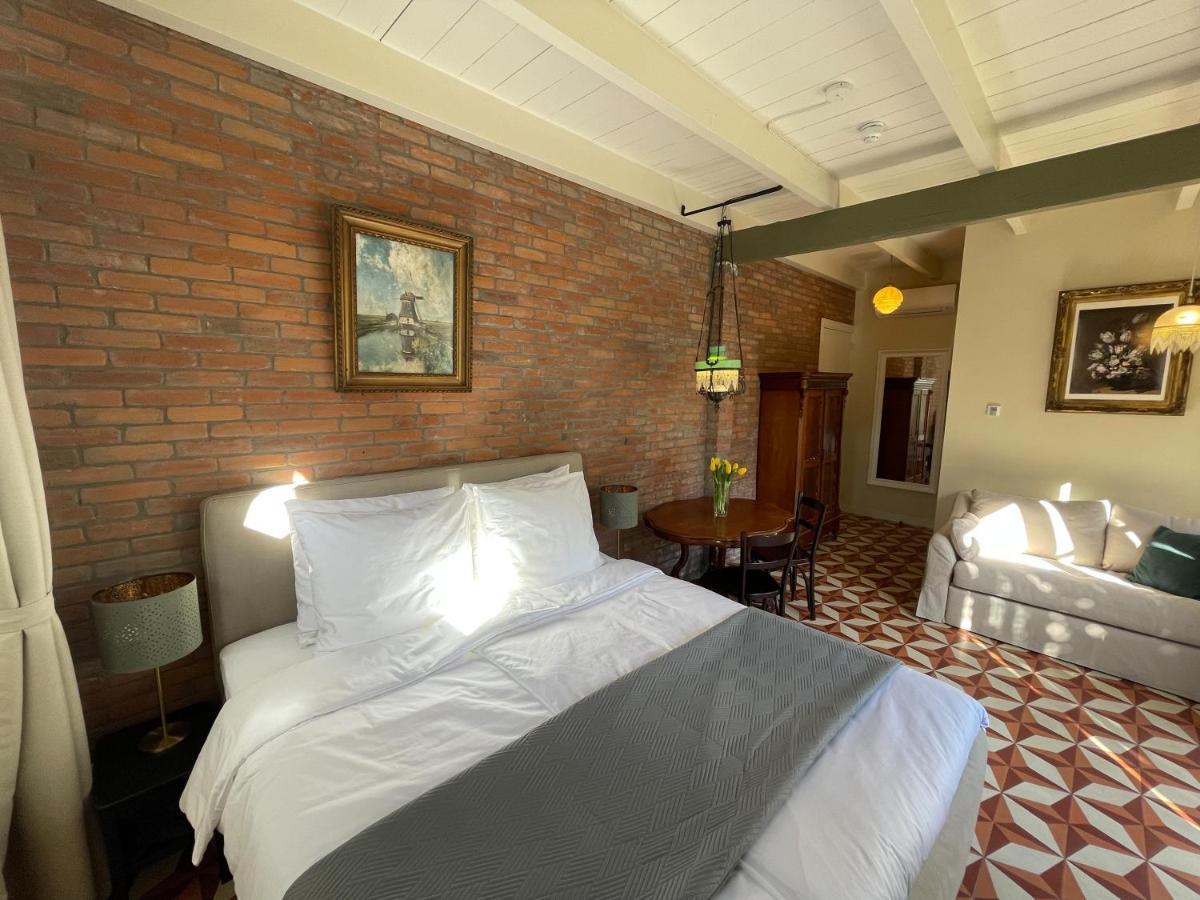 Bnb 'T Ambacht - Boutique Hotel Hendrik-Ido-Ambacht Eksteriør bilde
